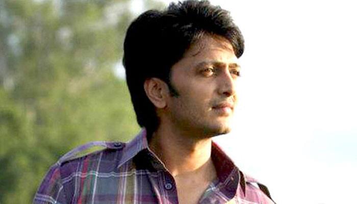 Riteish Deshmukh celebrates &#039;family of 8 million&#039; on Facebook with dramatic video – Watch