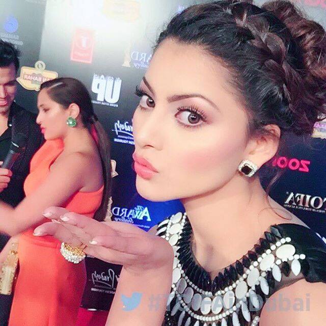 urvashi rautela :- I love you guys !!!! @makeupby_shalini #TOIFA #TOIFA2016 @toifadubai -instagram