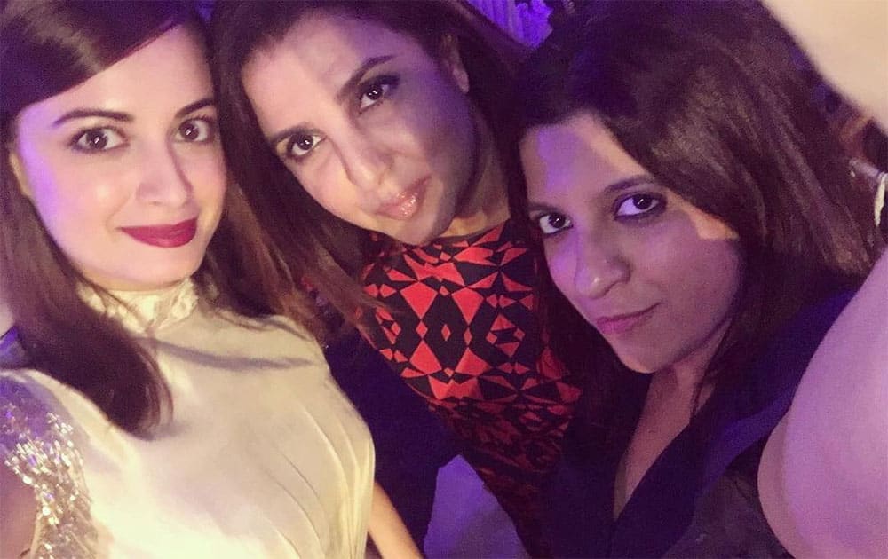 Dia Mirza ‏:- Girlfriends ❤ zoieakhtar @thefarahkhan #LakmeFashionWeek manishmalhotra05 Fabulous show -instagram