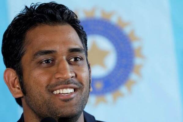 VIDEO: How tactfully MS Dhoni handles a question on his retirement plans