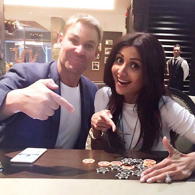 And I WIN! yaaaaay Thankyou @shanewarne23 , great training. Instagram/officialshilpashetty