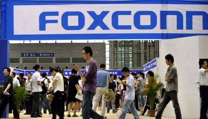 Want to buy back Sharp&#039;s headquarters in Osaka: Foxconn 