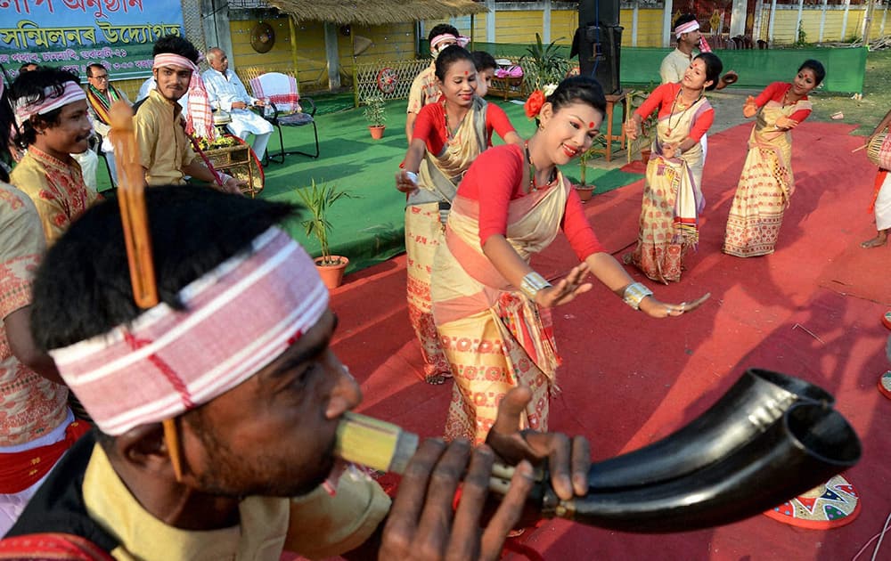 Artists perform traditional Bihu dance during the interaction pro gramme on Assamese Bihu dance at Chandmari AEI playground in Guwahati.