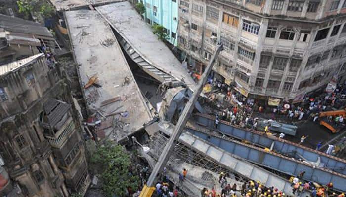 Kolkata flyover collapse: That horrific moment when under-construction bridge came crashing down - WATCH