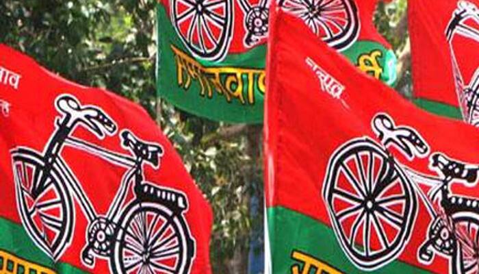 Agra Samajwadi Party leader allegedly beats up poor man, urinates in his mouth