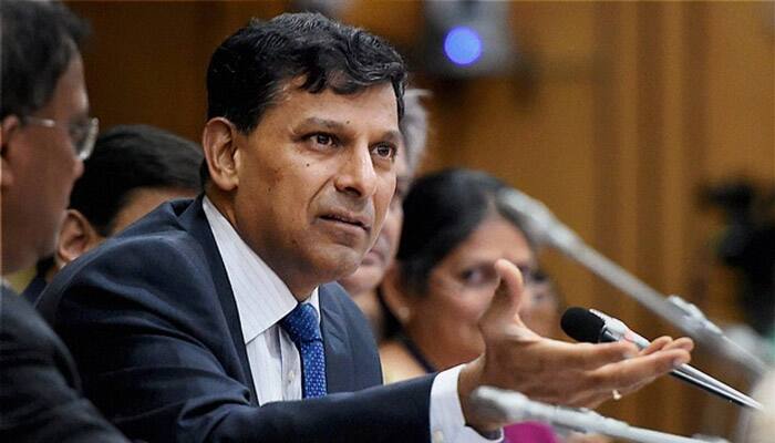 Move towards 4% inflation to contain rupee volatility: Raghuram Rajan