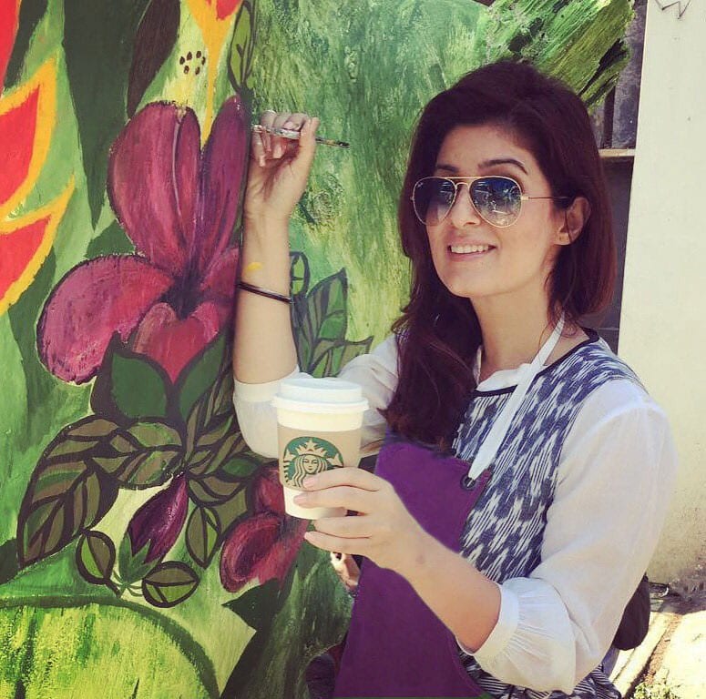 My ‘painting trees companion’ Tall Strawberry Red Velvet Mocha to buoy spirits #MyMood #MyStarbucks @StarbucksIndia Twitter@mrsfunnybones