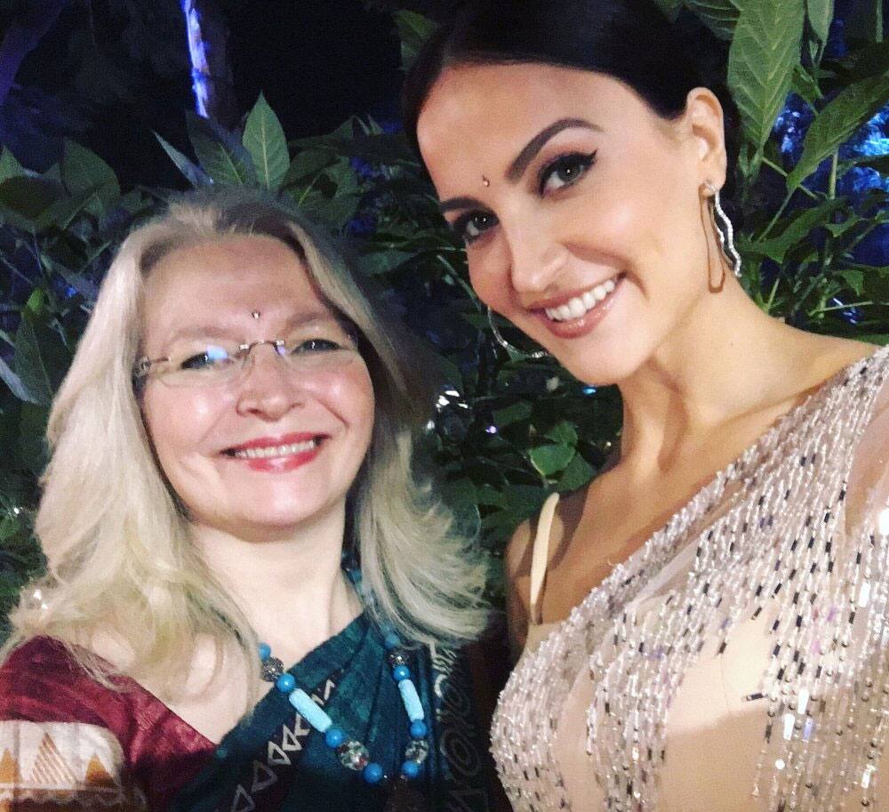 Elli Avram ‏:- Happy bday to the most beautiful woman on earth, my mother! Love u to the end of Universe&Back❤. Blessed to have u -twitter