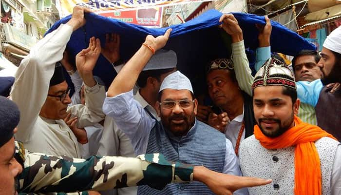 Naqvi offers chadar at Ajmer Sharif on PM Modi&#039;s behalf, prays for Kerala temple fire victims