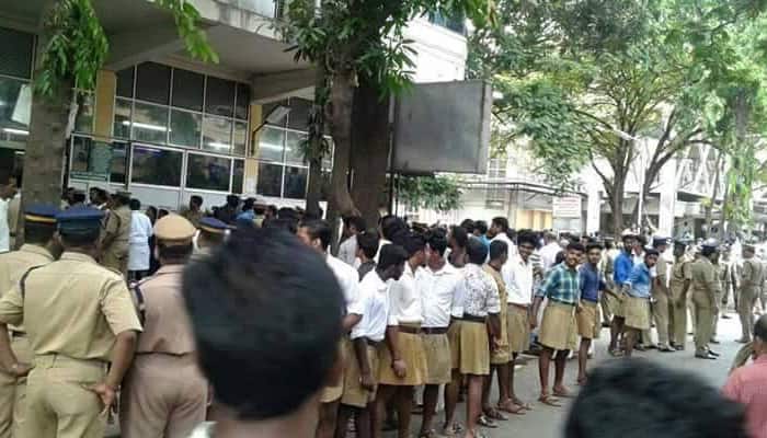 Kollam temple fire: RSS volunteers throng hospital to donate blood for victims; pictures go viral