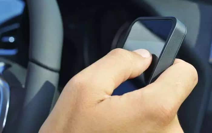 Soon, panic button in cell phones for women&#039;s safety