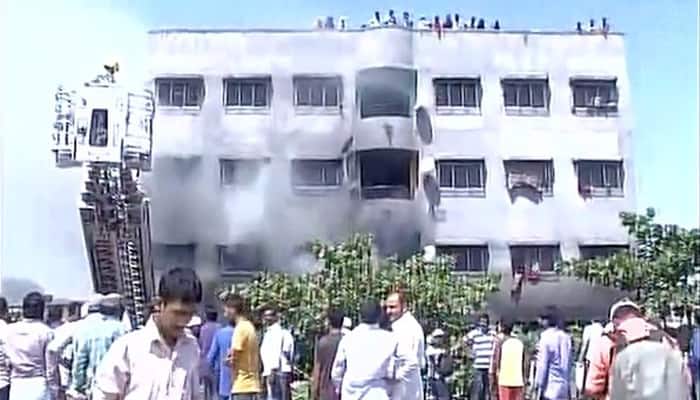 WATCH: People being rescued in Bhiwandi near Mumbai as fire engulfs 4-storey building