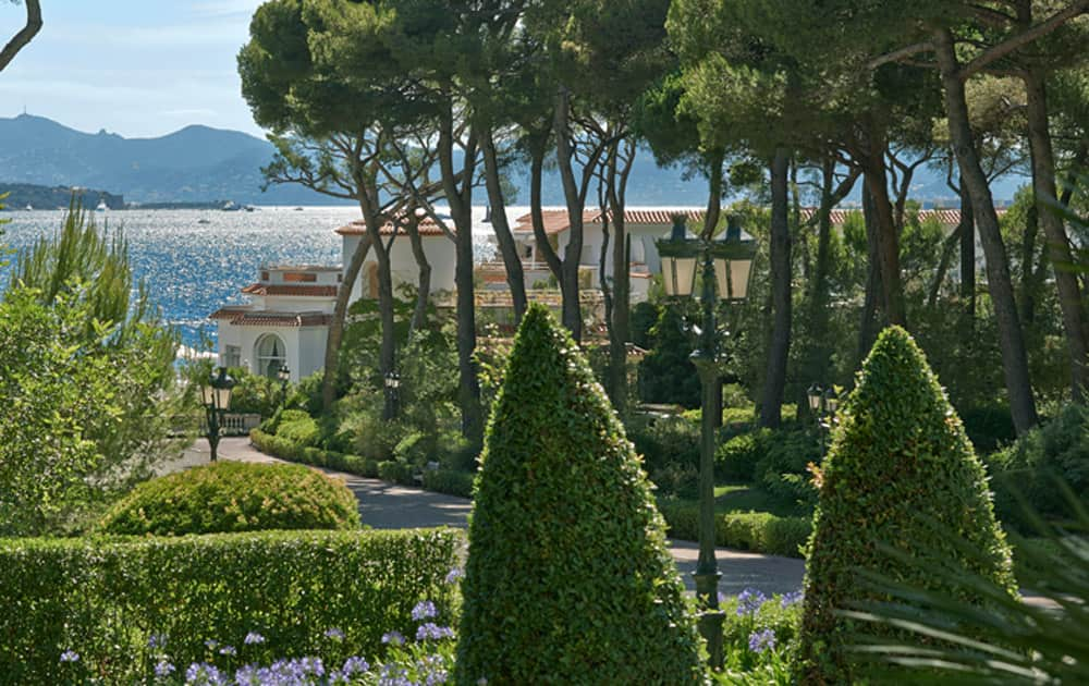 Hotel du Cap-Eden-Roc, Antibes, France (Image courtesy: www.hotel-du-cap-eden-roc.com)