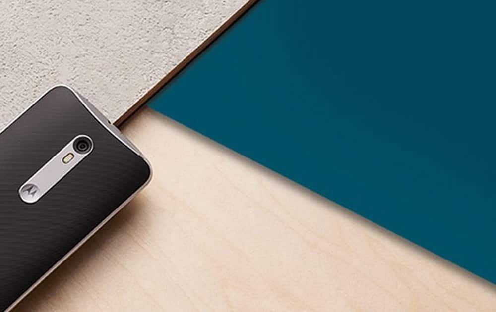 Moto X Style (Black, 32 GB) with 5.7 inch screen 21 MP camera, 3000 mAh Battery available on Flipkart at Rs 28,999.