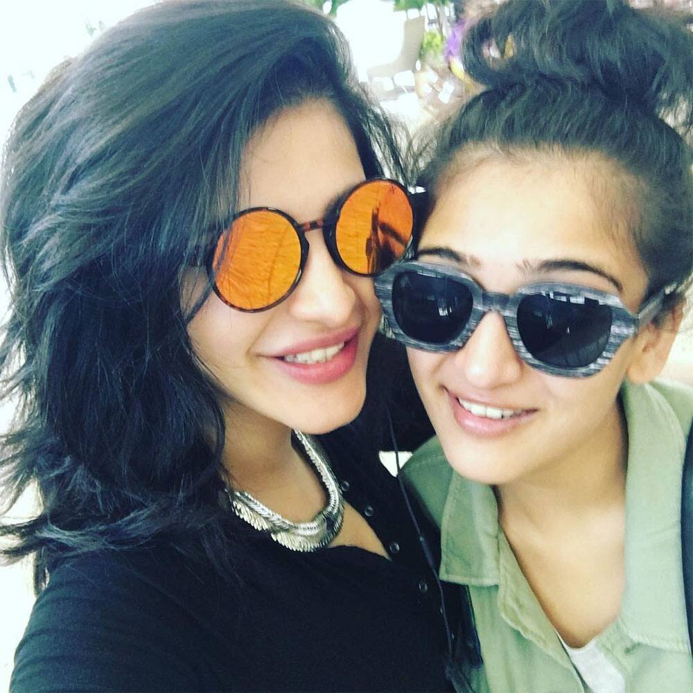 shruti haasan ‏:- Time for the cricket in chennai !! #haasansheadtochennai #hot #actors -instagram