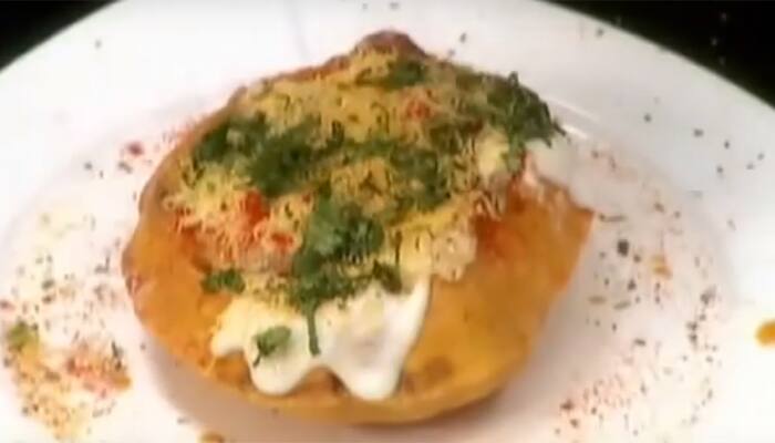 Watch: How to make Sanjeev Kapoor&#039;s &#039;Raj Kachori With Filling&#039;