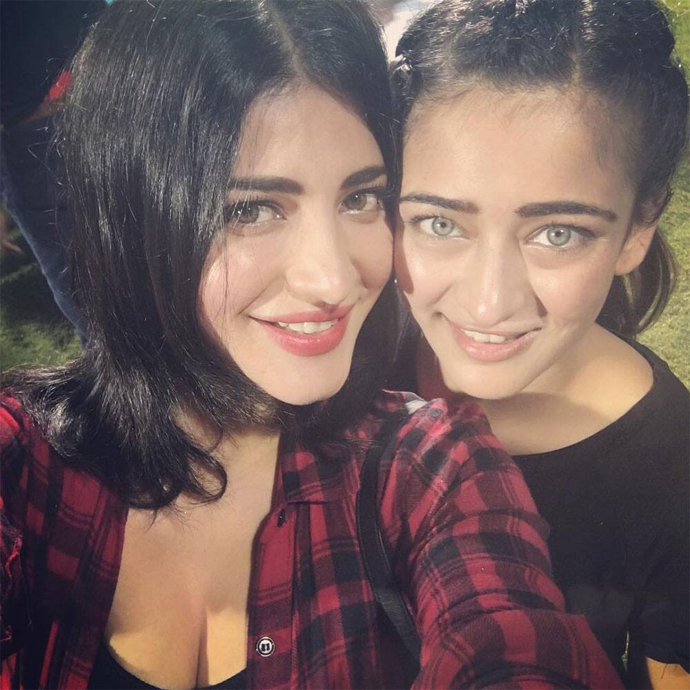 shruti haasan :- With my Thangachi @aksharahaasanofficial in chepauk #amazingenergy #actors -instagram