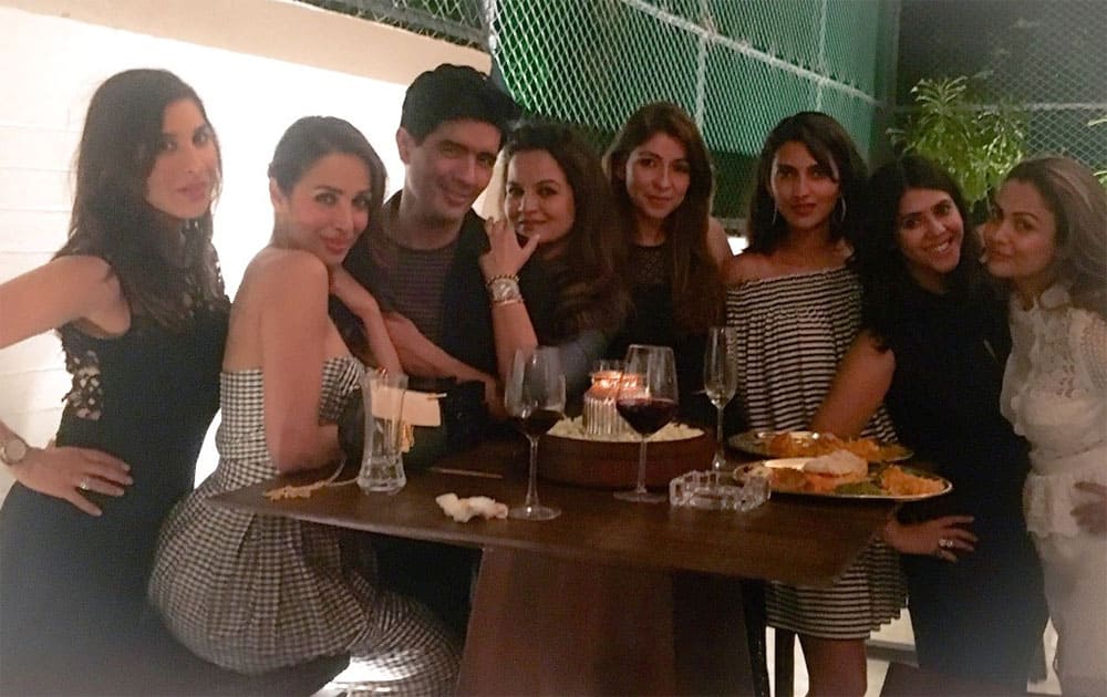 SOPHIE CHOUDRY ‏:- Another one from last night❤ @ManishMalhotra @amuarora @BhavanaPandey @EkmainaurEktu7 @dolls500 #Malaika -twitter