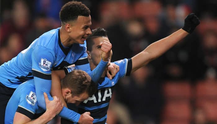 Premier League 2015-16: Tottenham Hotspur FC run riot at Stoke to cut Leicester&#039;s lead