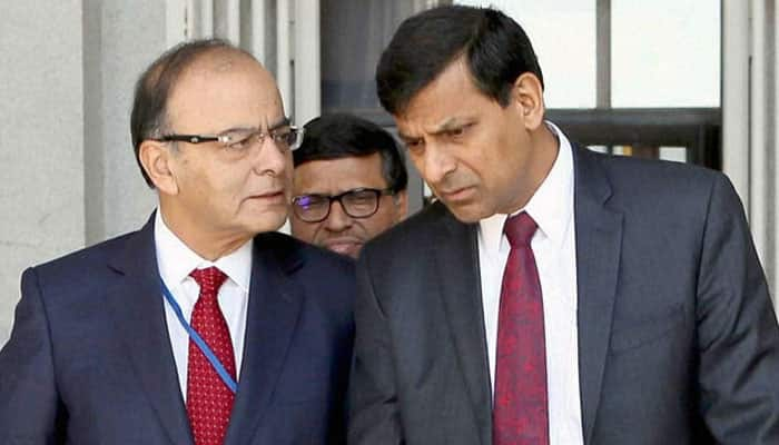 Arun Jaitley, Raghuram Rajan hopeful of lower rates on good monsoon