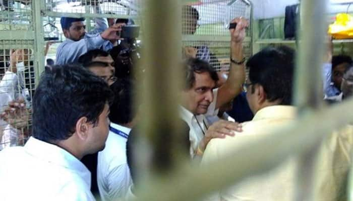 When Suresh Prabhu took a local train ride and got invited to a wedding