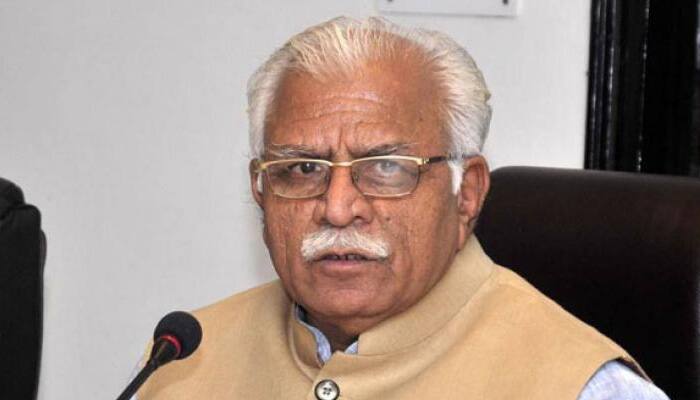 Haryana CM big &#039;fan&#039; of Kejriwal, backs Delhi odd-even scheme, leaves BJP fuming