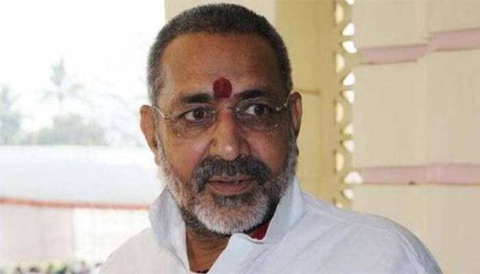 Giriraj Singh at it again, says &#039;9 out of 10 beef eaters are IITians&#039;