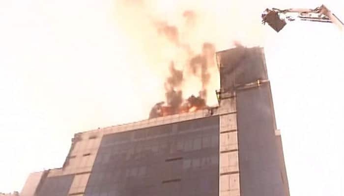 Fire breaks out in a high-rise building in Delhi&#039;s Pitampura