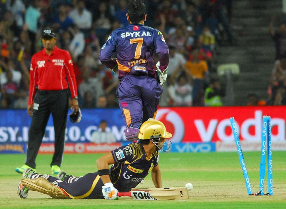 KKR batsman G Gambhir gets run out during IPL 2016 match against RPS in Pune.