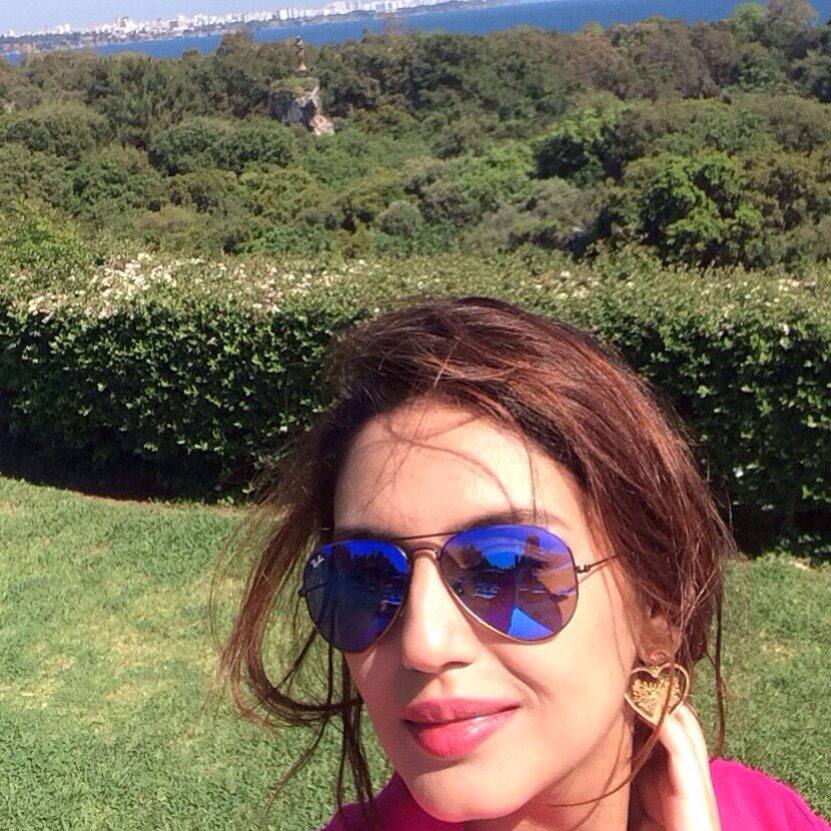 Huma Qureshi :- Second time in Antalya.. Have to have lunch at #7Mehmet overlooking the hill, the lone statue and the blue sea -twitter‏@humasqureshi