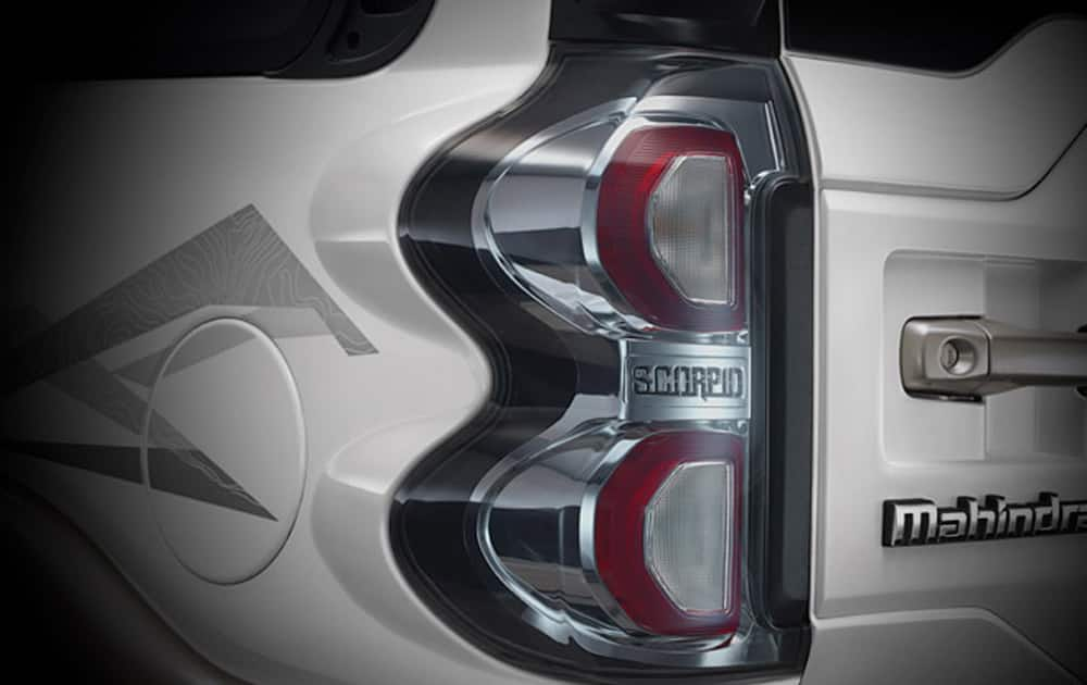 Smoked out tail lamps (Pic courtesy: http://www.mahindrascorpio.com/adventure-limited-edition/)