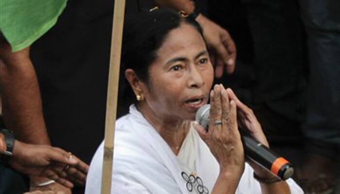 West Bengal polls: Mamata rakes up 2G scam, slams Congress, BJP, CPI(M)