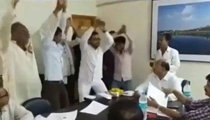What an idea! Here&#039;s why NCP workers in Maharashtra danced in &#039;Nagin&#039; style - Watch video