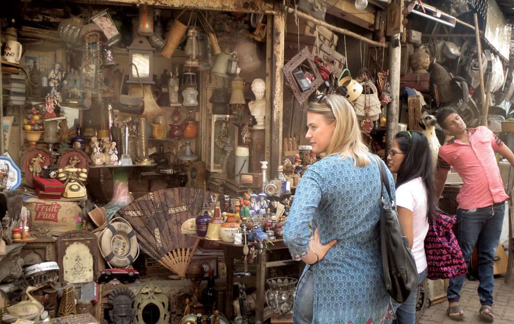 Chor Bazaar, Mumbai: More than 150 years old, the market derieved its name from the British mispronunciation of its original name 'Shor Bazaar'or the noisy market. Now, this market is living up to its name as it sells antiques, bronze items, vintage items, trash and treasure, other than high-end brands like Ralph Lauren and Louis Vuitton, all at bargainable price! 