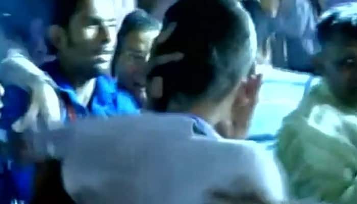 WATCH: SHOCKING! Kanhaiya Kumar&#039;s supporters mercilessly beat up man for showing black flag 