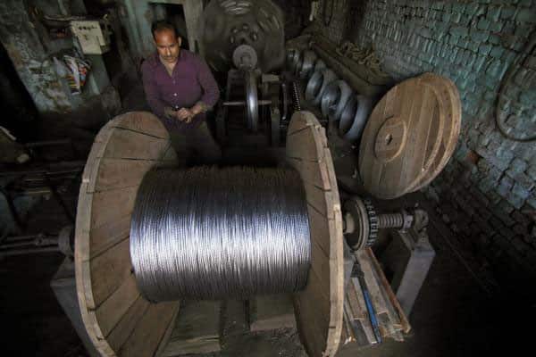 India&#039;s manufacturing sector growth falls to 4-month low in April