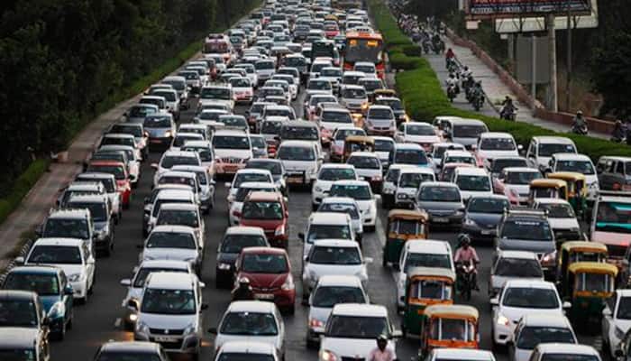 Diesel taxi ban in Delhi: 140 drivers booked