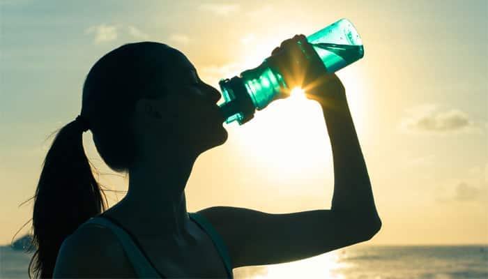 https://english.cdn.zeenews.com/sites/default/files/2016/05/07/485641-drink-water.jpg