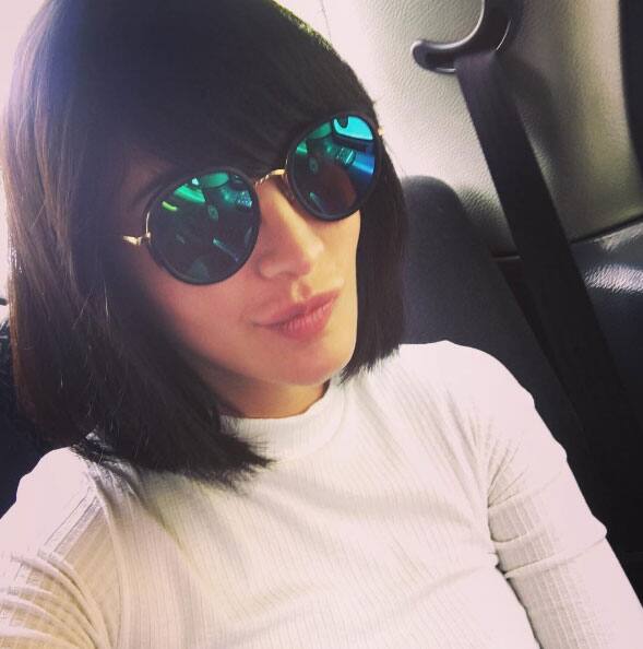 Driving around in London traffic #sametosametraffic #sunny - Instagram@shrutzhaasan