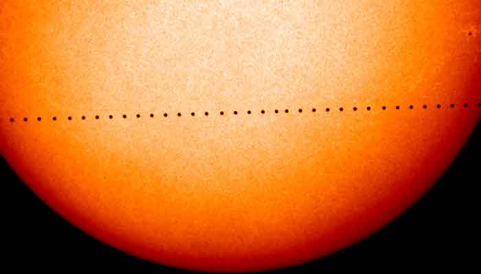 Hundreds witness Mercury transit in Delhi, scientists in Srinagar disappointed
