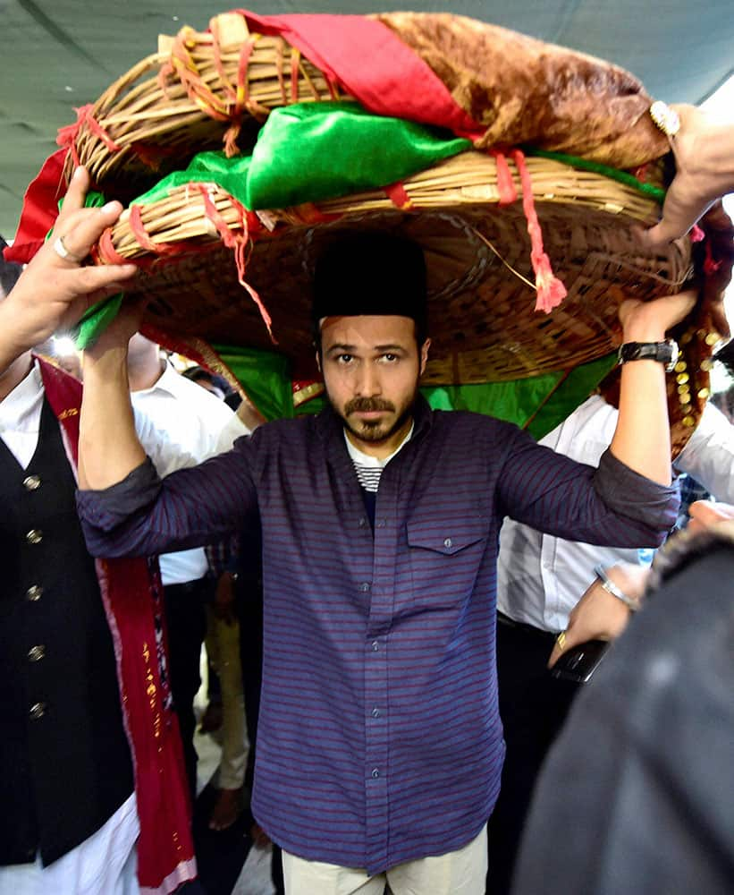 Actor Imran Hashmi arrives to offer chadar at Nizamuddin Dargah for the success of his upcoming film Azhar in New Delhi.