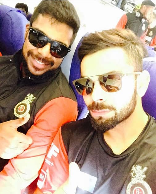 Enroute Bengaluru #RCB- twitter@imVkohli