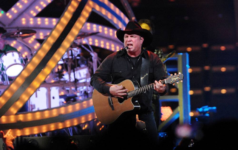 3. GARTH BROOKS - $90m - SOURCE FORBES