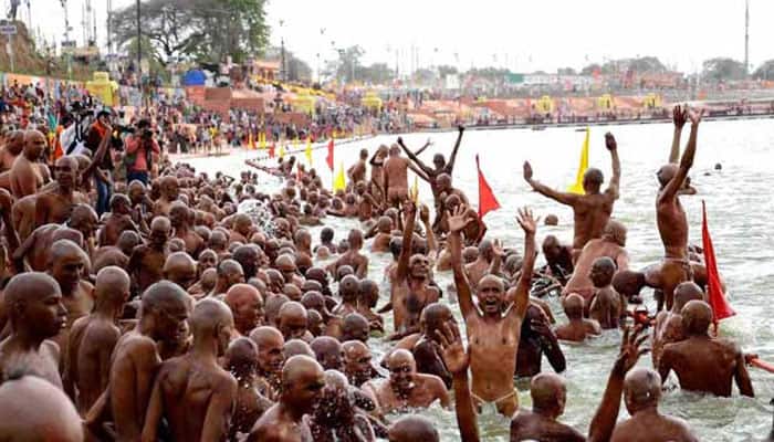 Eunuchs booked for throwing coins in Kumbh procession