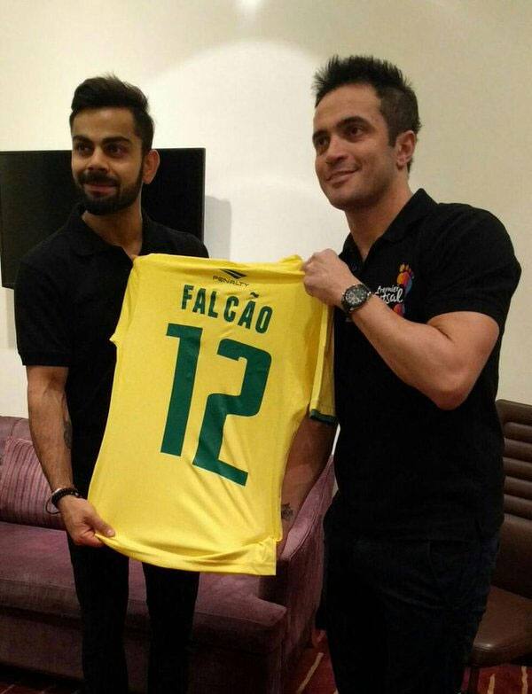 Thank you for the jersey @Falcao12oficial at the launch of the Talent Hunt for  @PremierFutsalHQ- twitter@imVkohli