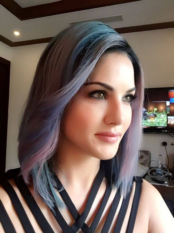 My hair is officially blue/purple today!! Hehe- twitter@SunnyLeone