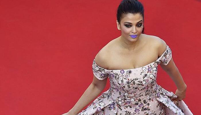 Oops! Aishwarya Rai Bachchan&#039;s purple lips trolled on Twitter