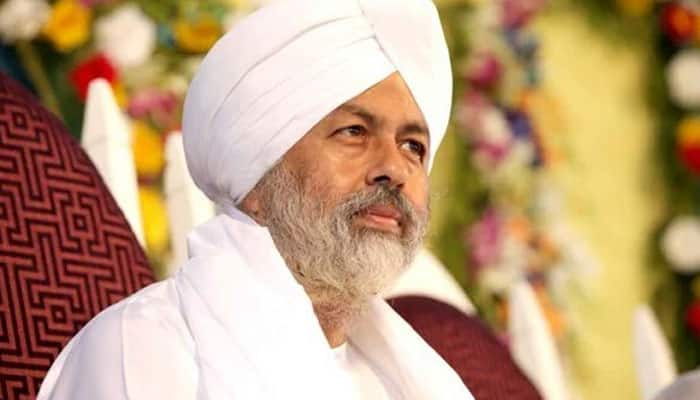 Nirankari Sant Baba Hardev Singh cremated at Nigam Bodh Ghat, thousands attend last rites