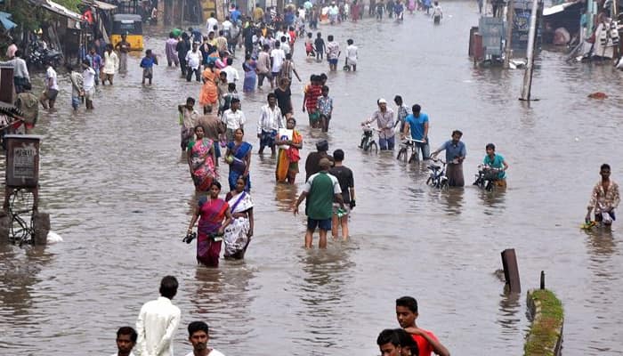 Chennai braces up for &#039;emergency&#039; as city witnesses record rains in last 48 hours