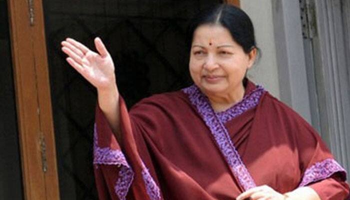 Tamil Nadu Assembly Election 2016: Jayalalithaa&#039;s supporters congratulate her on victory - Watch video 